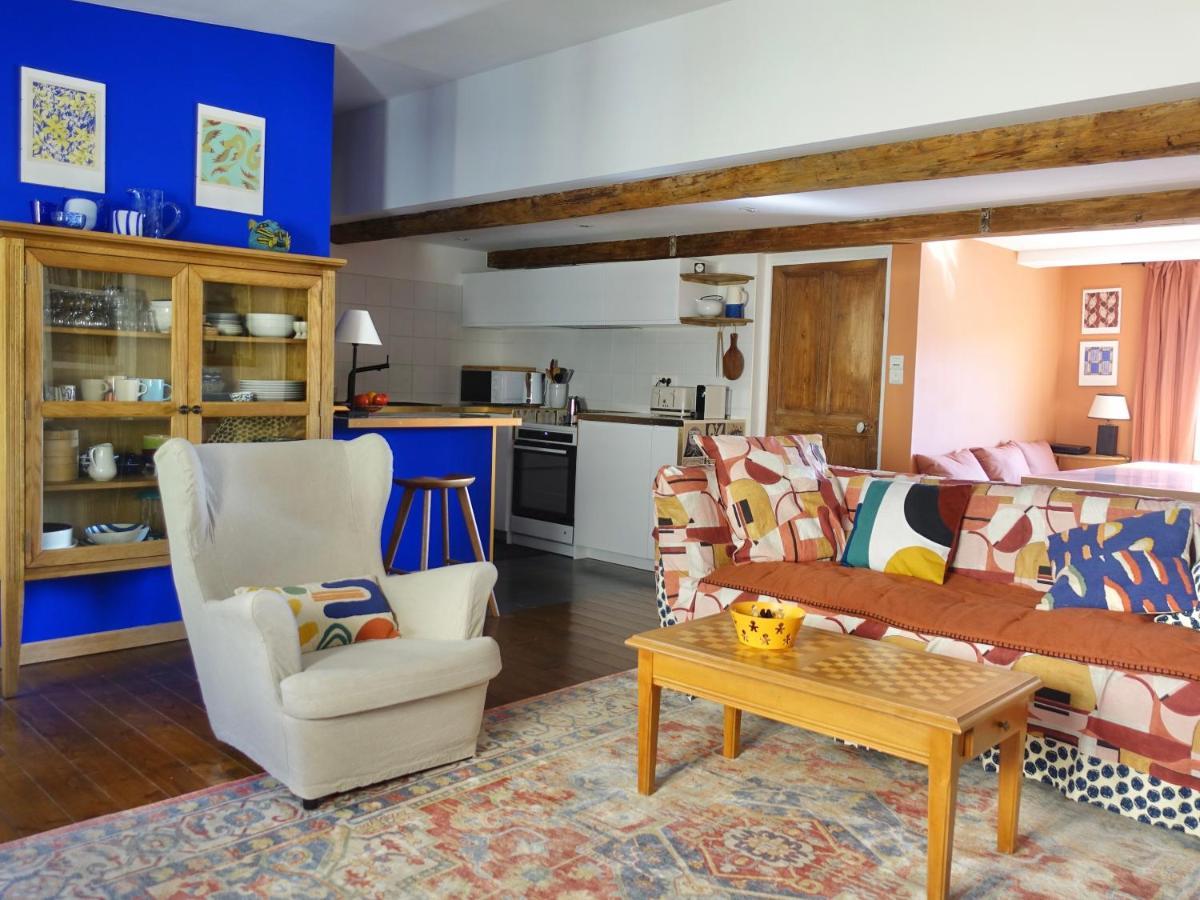 Pommier Bleu ! Netflix Prime Video Apartment Avignon